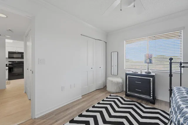 Unit 403 photo 19