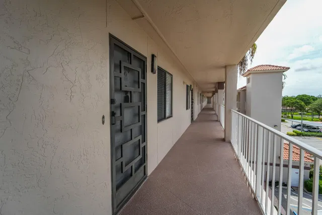  Unit 403 photo 28