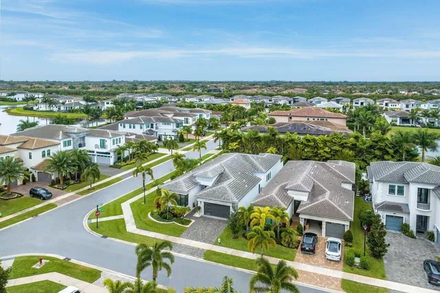 Boca Bridges Residence photo 23