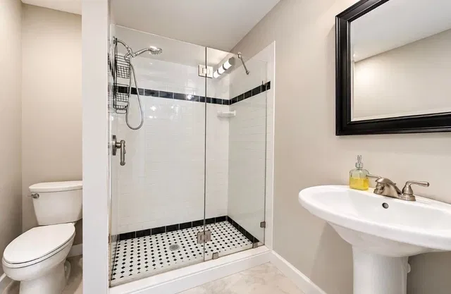  Residence photo 9
