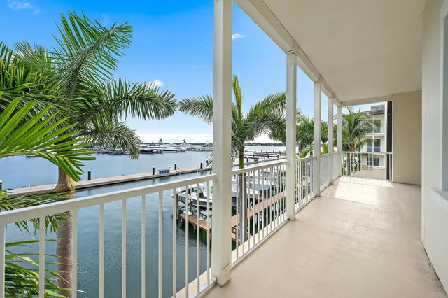 Flagler Landing Unit 301 photo 2