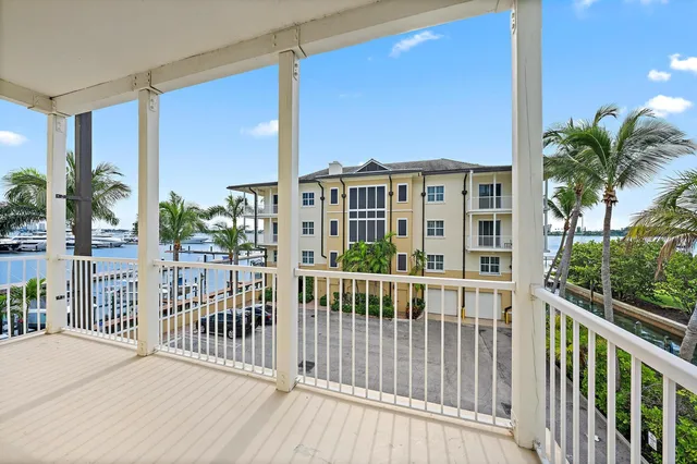 Flagler Landing Unit 301 photo 14