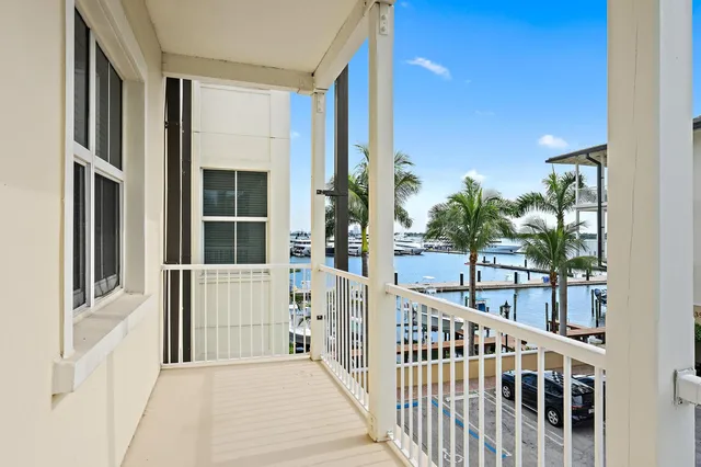 Flagler Landing Unit 301 photo 15