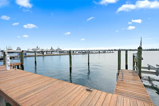 Flagler Landing Unit 301 photo 21