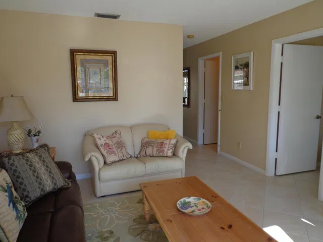 Residence photo 3