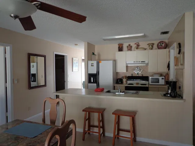 Residence photo 12