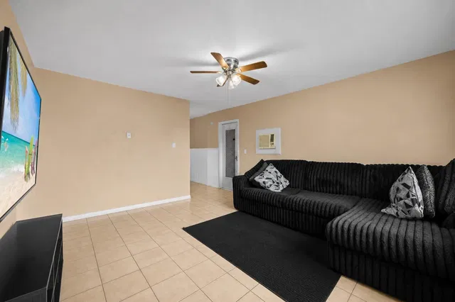  Residence photo 5