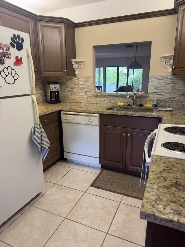 Residence photo 6