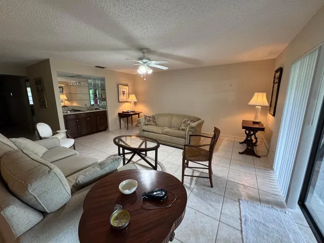 Residence photo 8