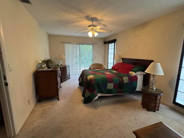 Residence photo 11