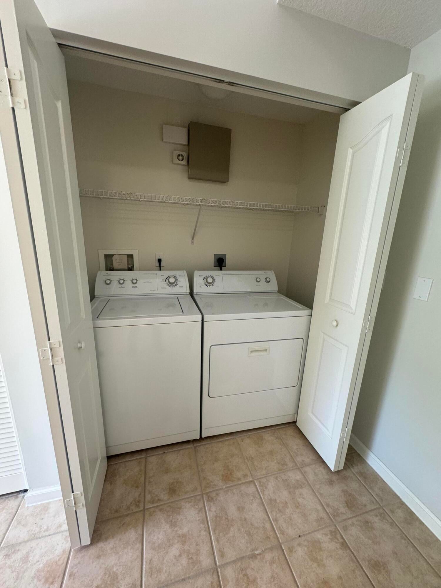  Unit 305 photo 4
