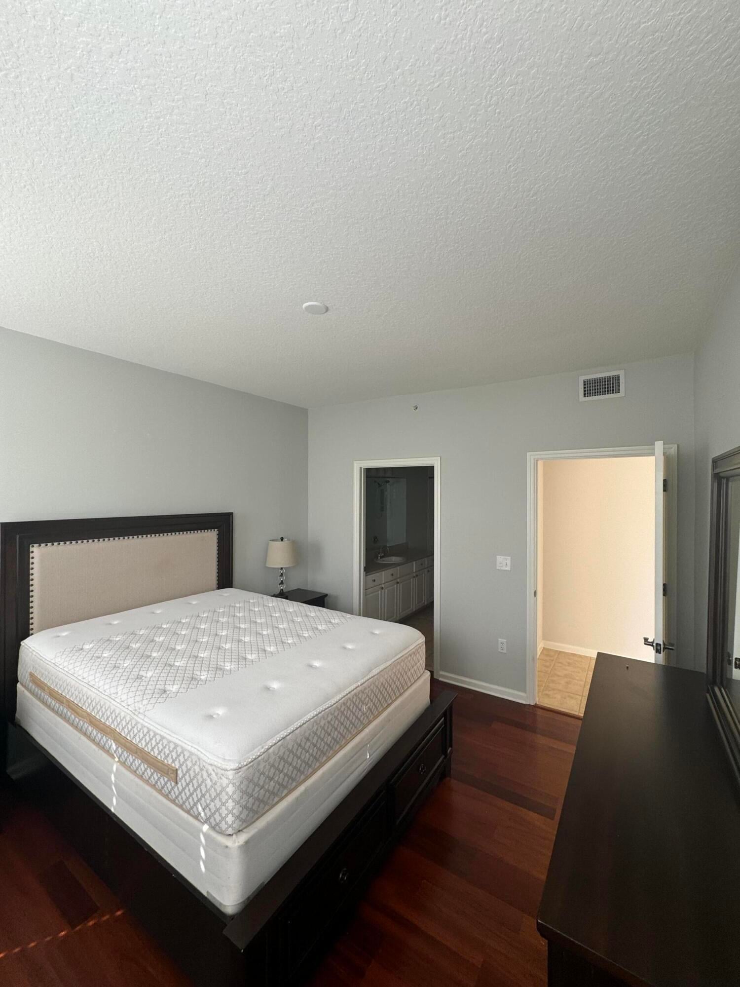  Unit 305 photo 6