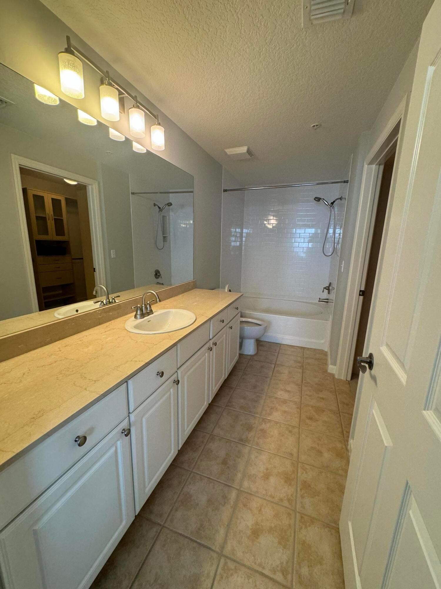  Unit 305 photo 7