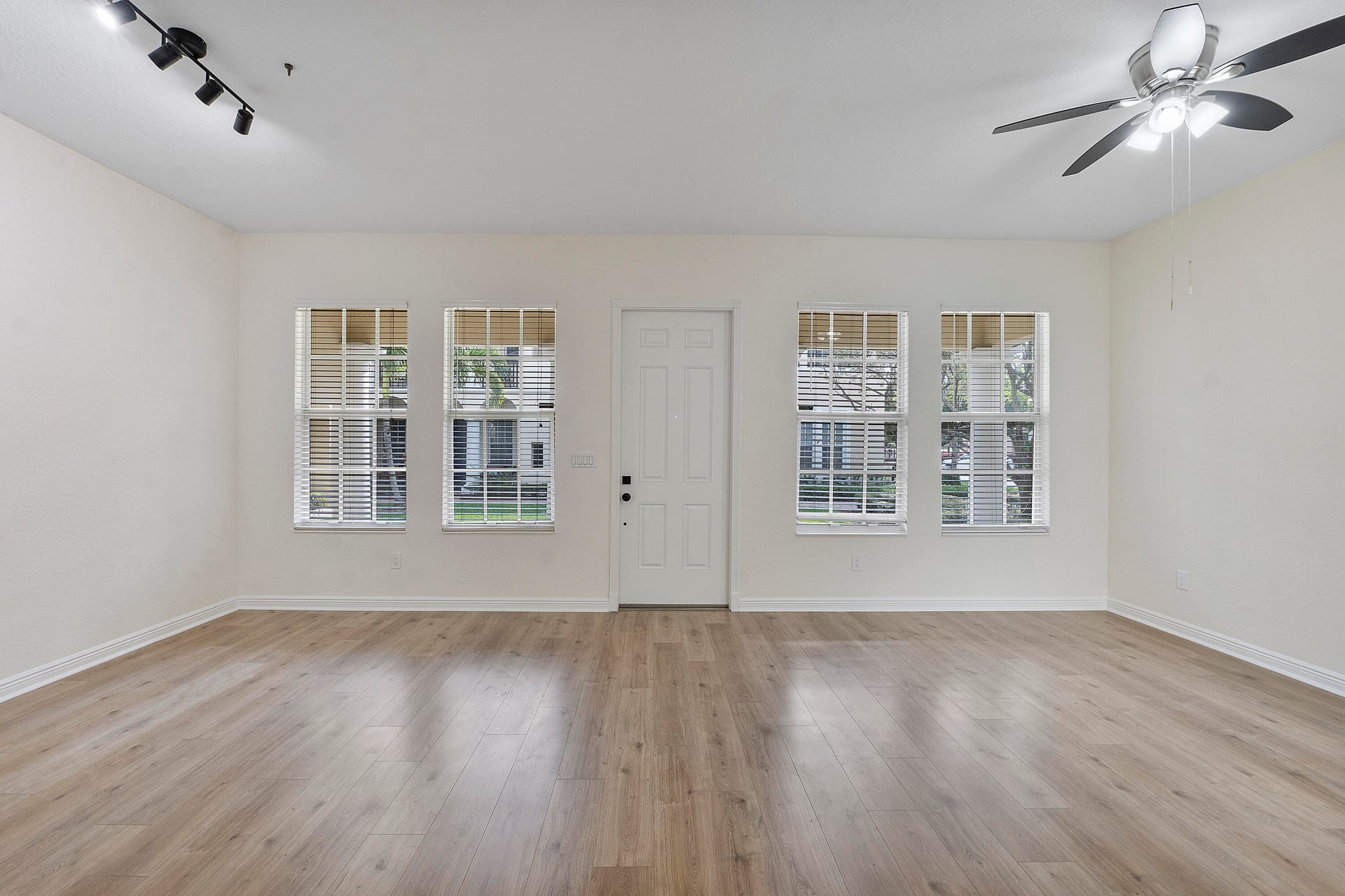 Residence photo 8