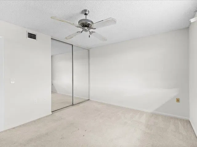 Unit 406 photo 20