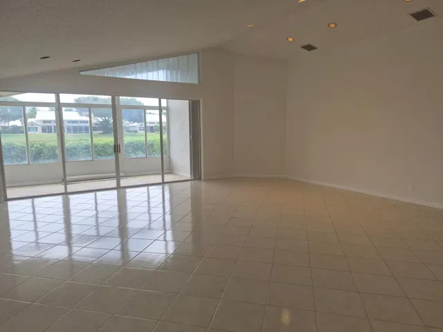  Residence photo 5