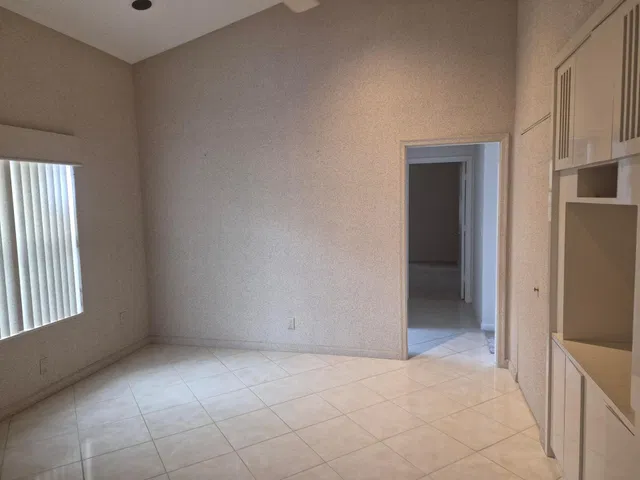  Residence photo 8