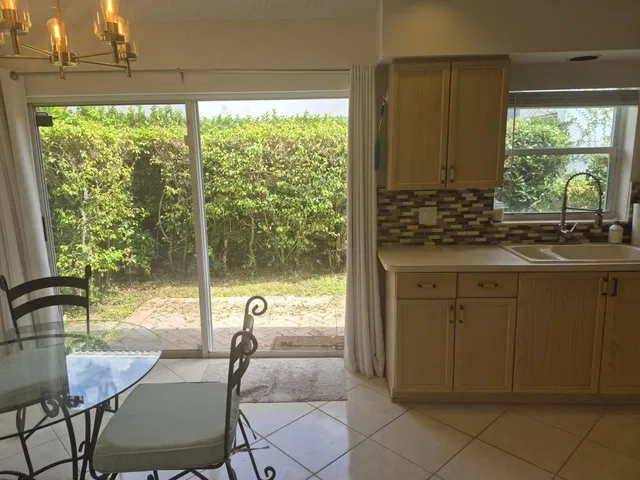  Residence photo 18