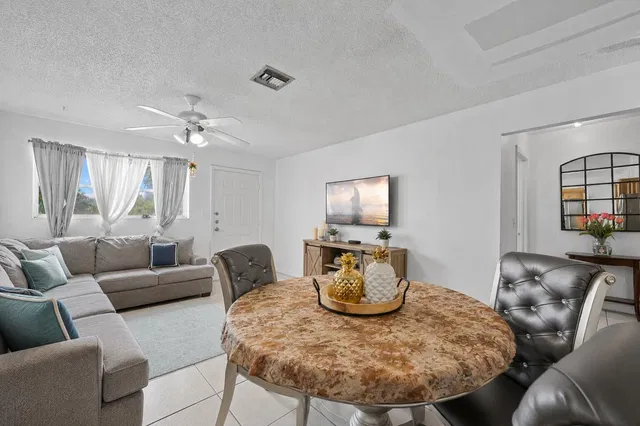 Residence photo 5