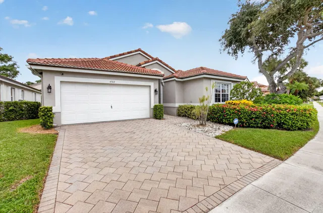 Residence photo 3