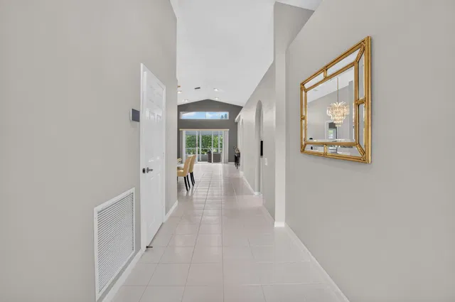 Residence photo 5