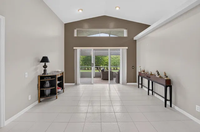Residence photo 9