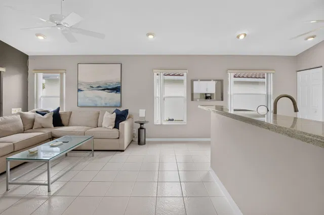Residence photo 13