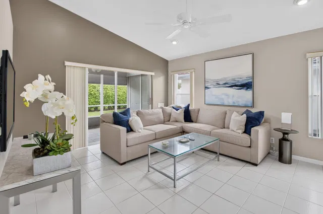 Residence photo 14