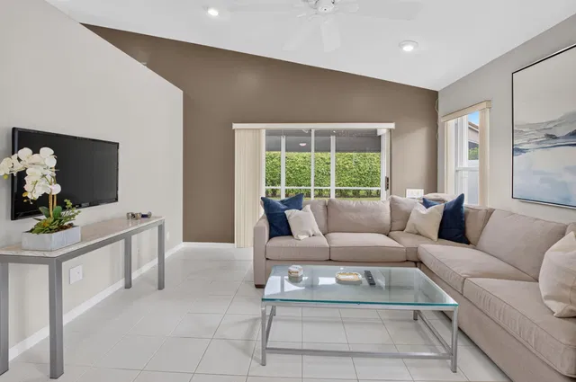 Residence photo 15