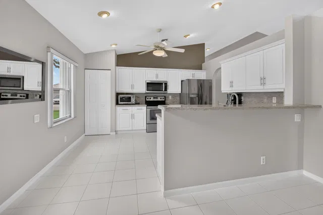 Residence photo 18
