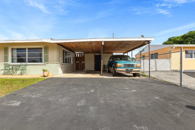 Residence photo 2