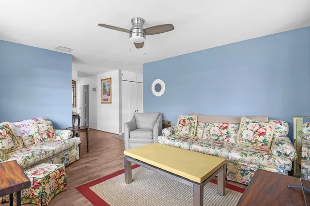 Residence photo 6