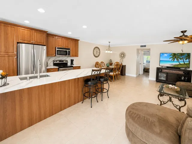 Residence photo 3