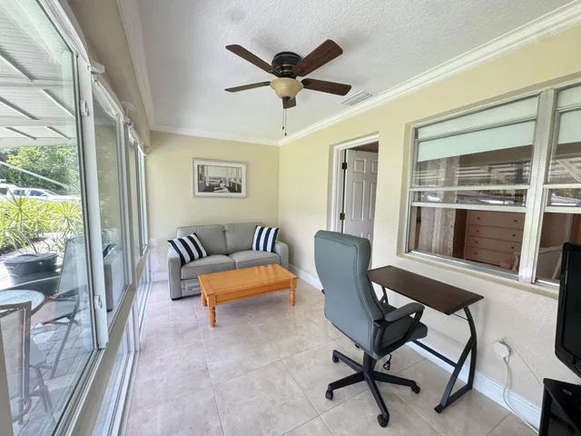 Residence photo 9