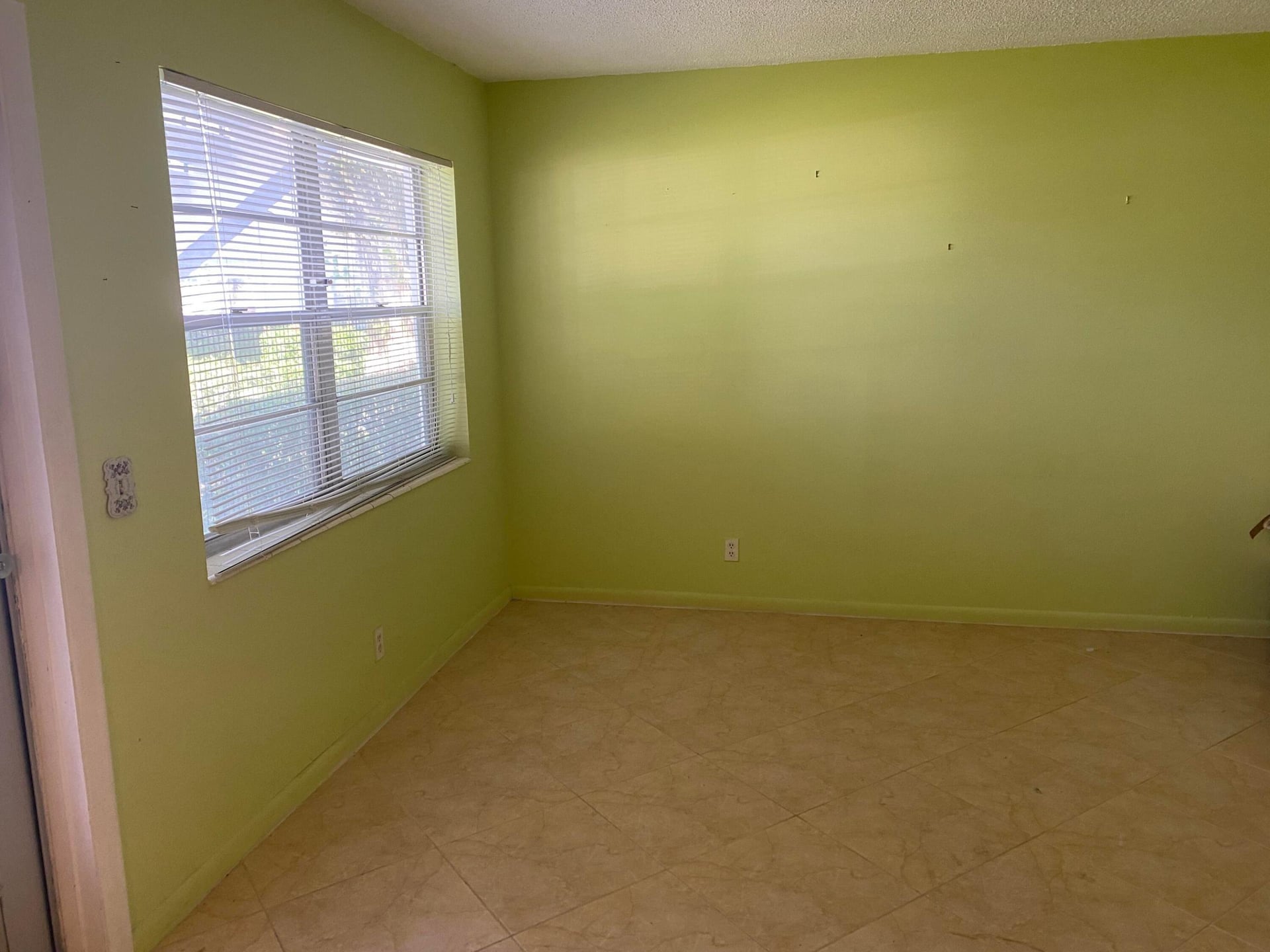 Unit 95 photo 6
