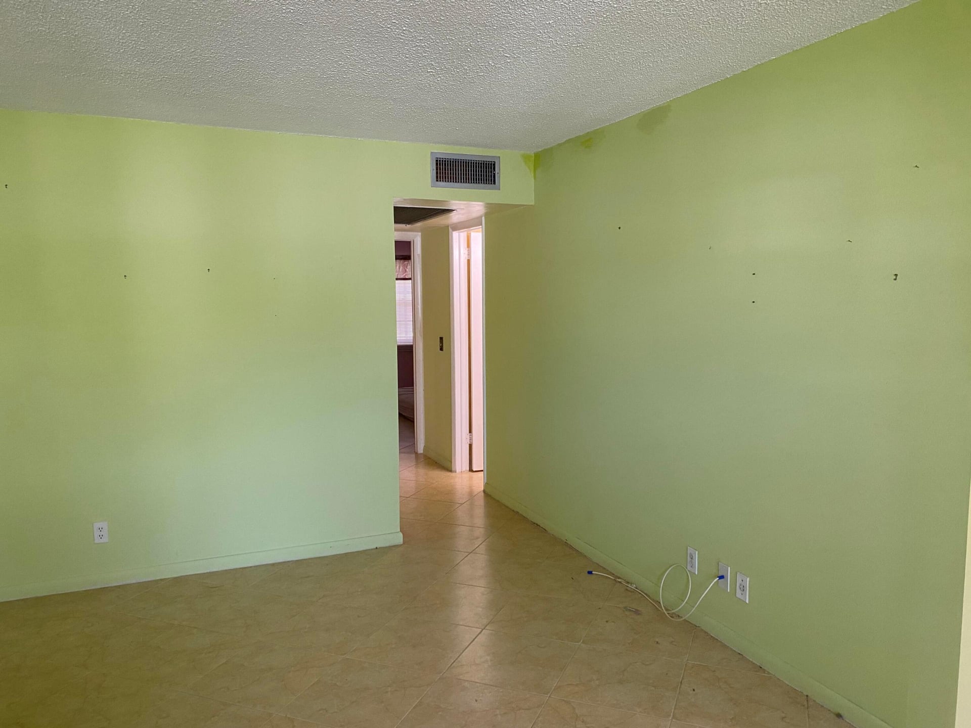 Unit 95 photo 11