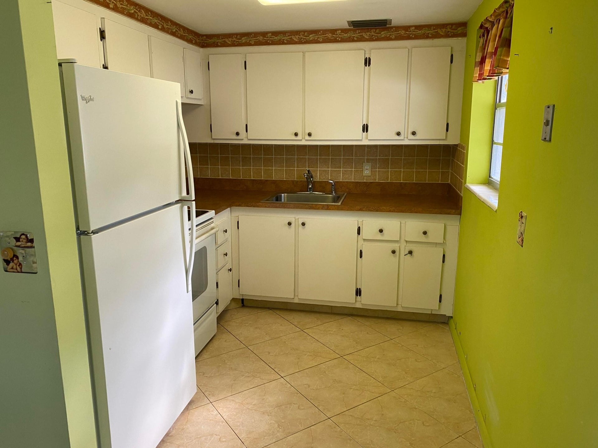 Unit 95 photo 12
