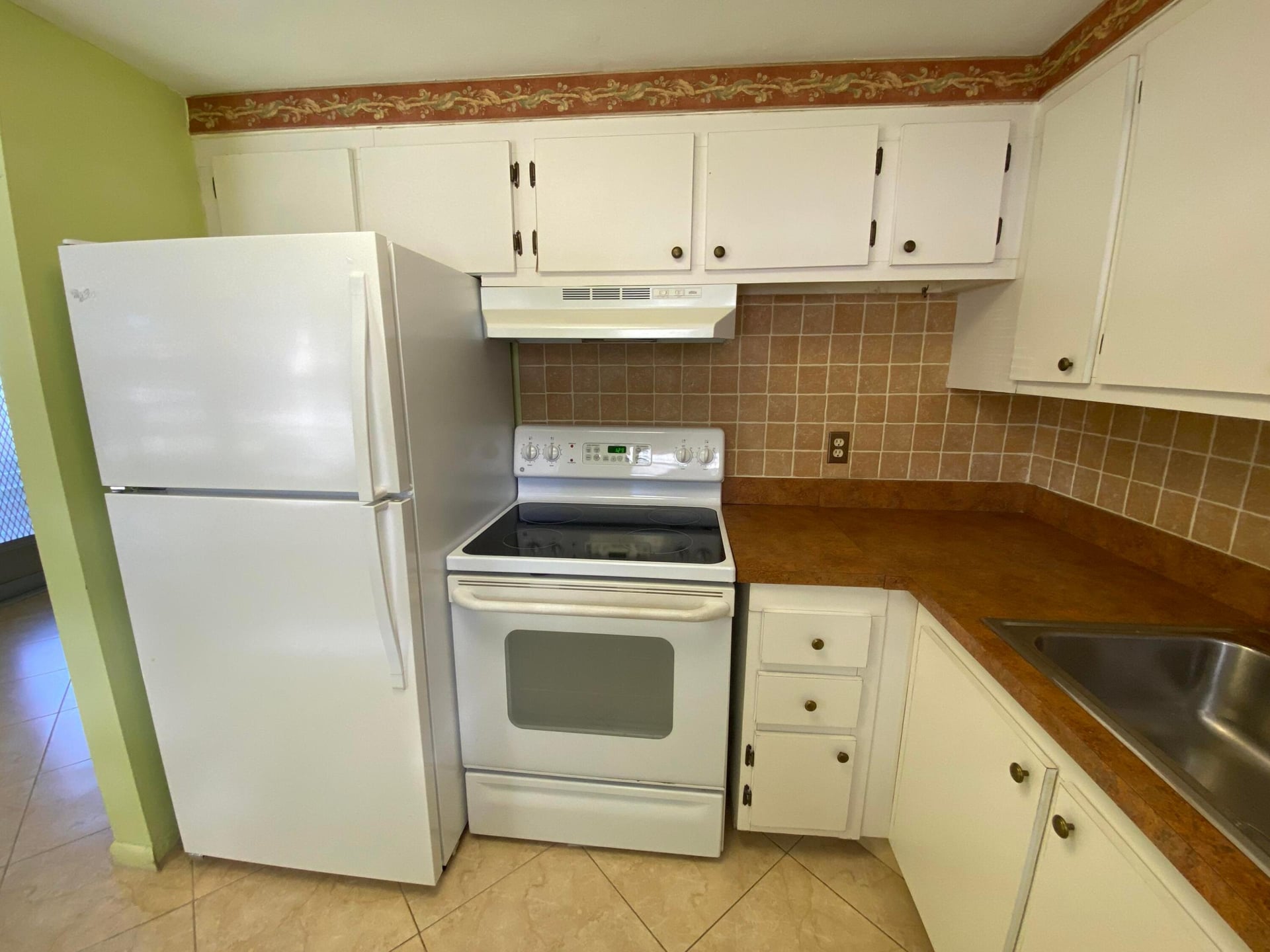 Unit 95 photo 14