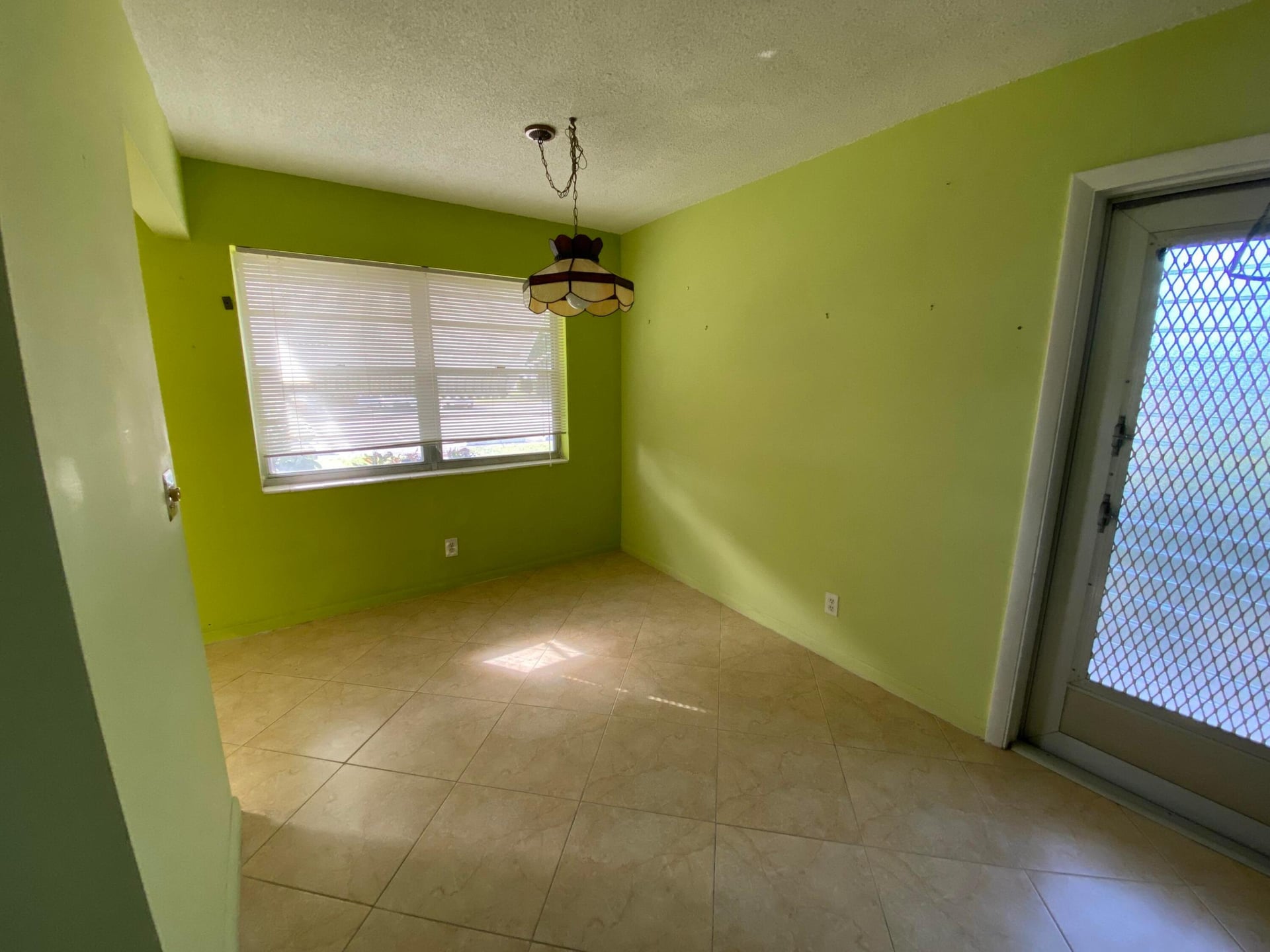 Unit 95 photo 16