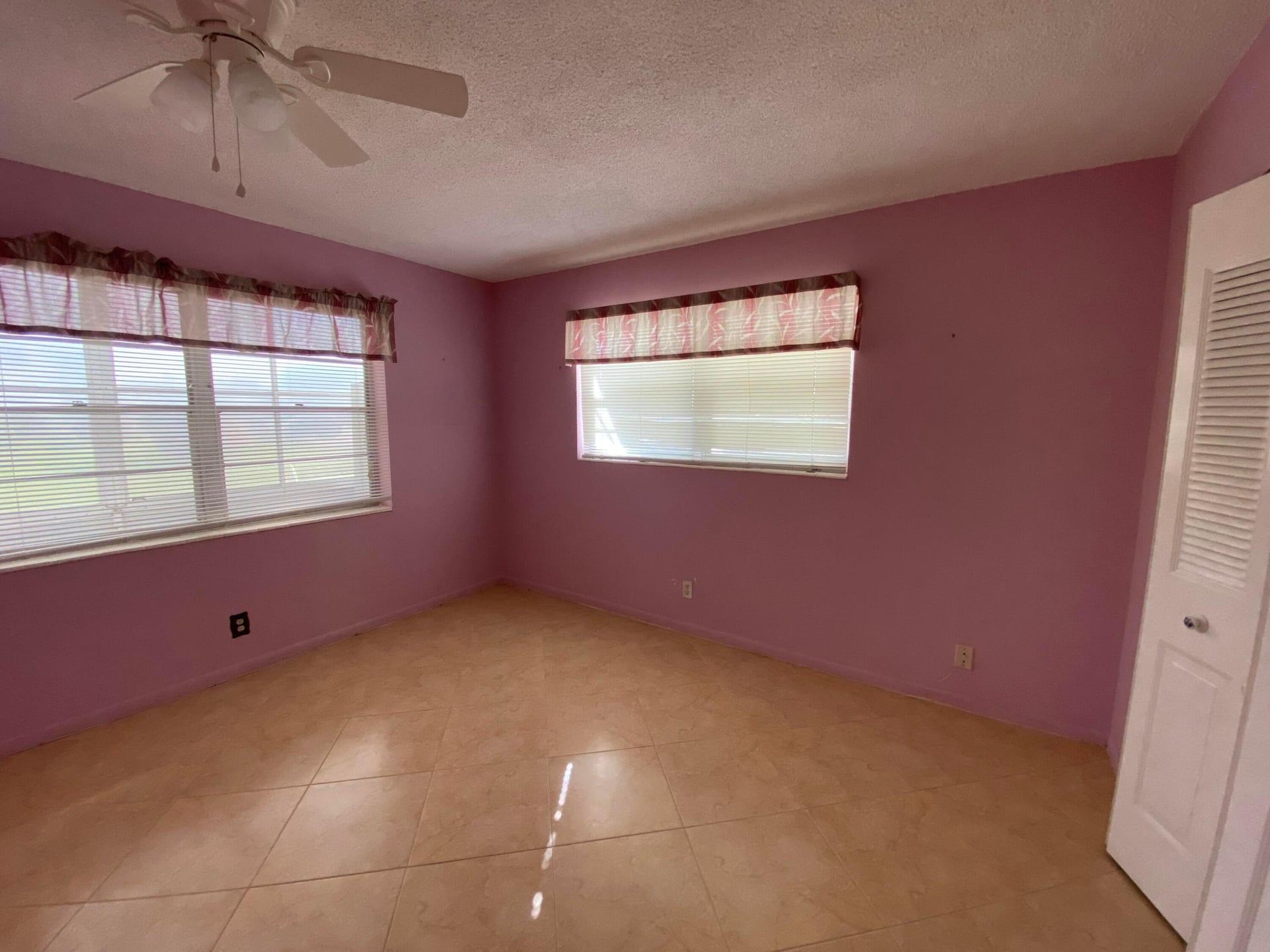 Unit 95 photo 20