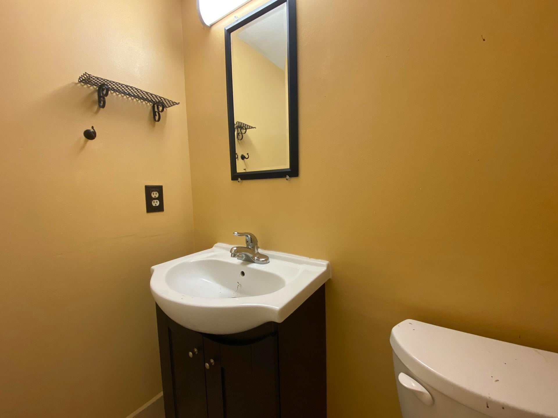 Unit 95 photo 32