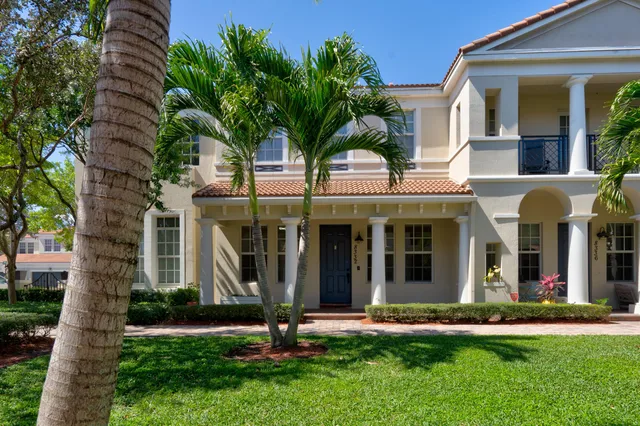 Residence photo 3