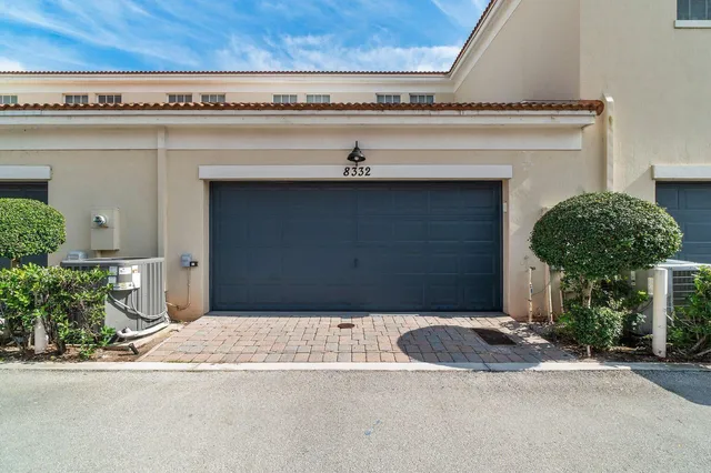 Residence photo 5
