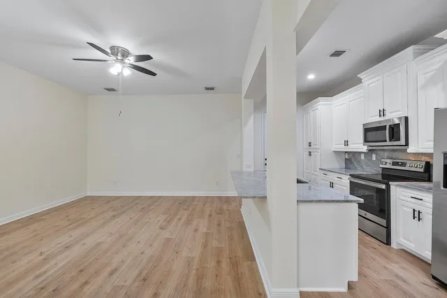 Residence photo 12