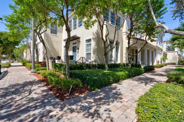 Residence photo 33