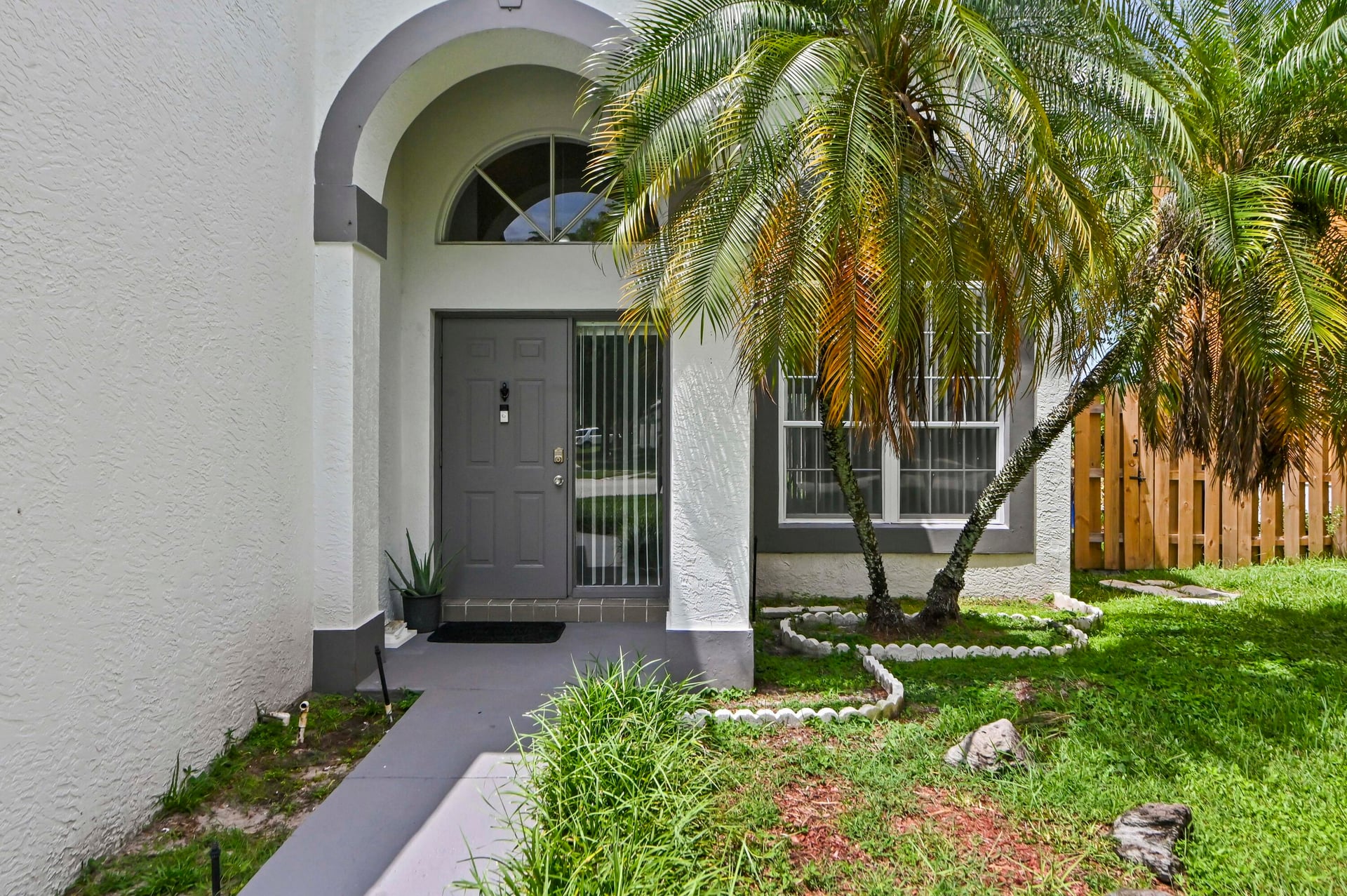 Residence photo 3