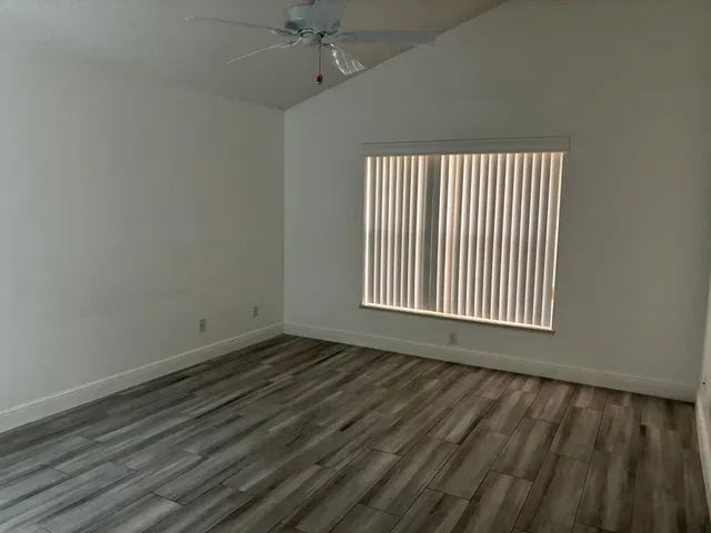  Residence photo 11