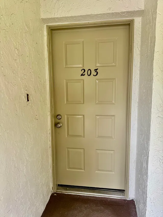 Eastpointe Country Club Unit 203 photo 2