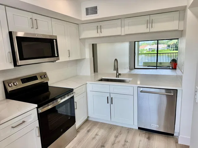 Eastpointe Country Club Unit 203 photo 6
