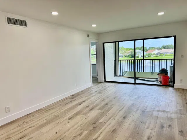 Eastpointe Country Club Unit 203 photo 9